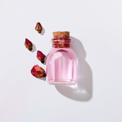 6 Benefits of Rosewater for Your Skin